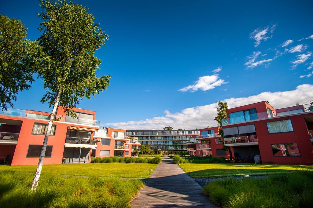 Bl Bavaria Yachtclub & Apartments Balatonlelle Exteriör bild