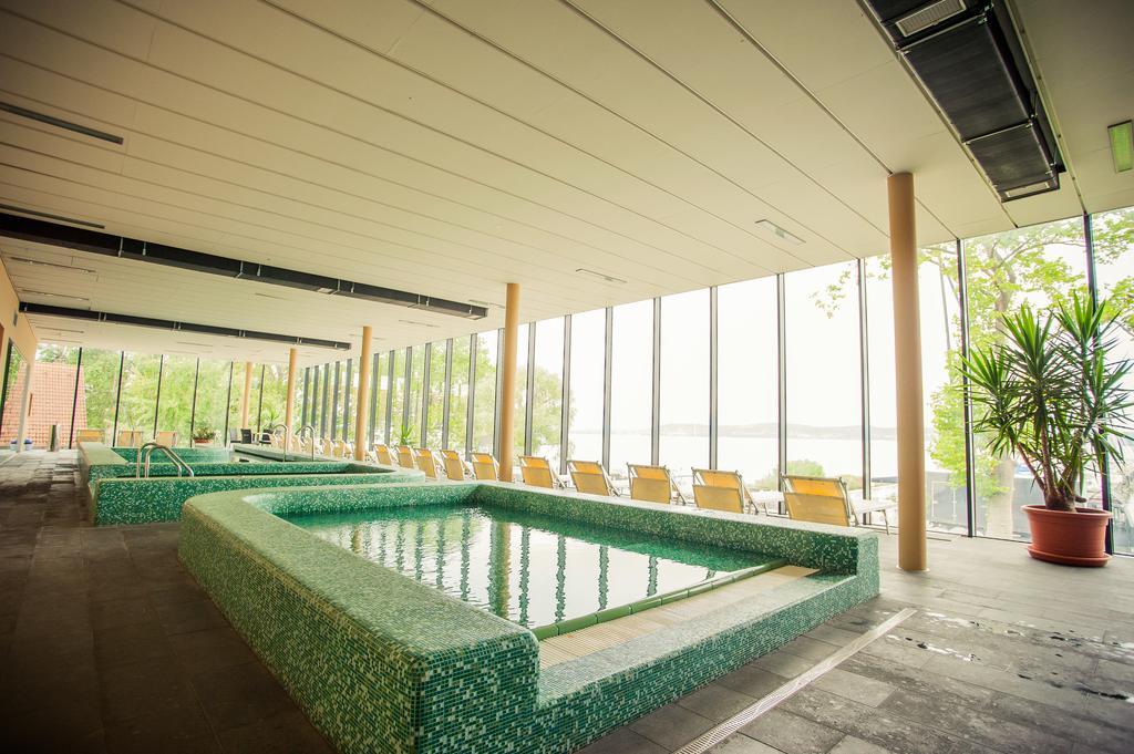 Bl Bavaria Yachtclub & Apartments Balatonlelle Exteriör bild