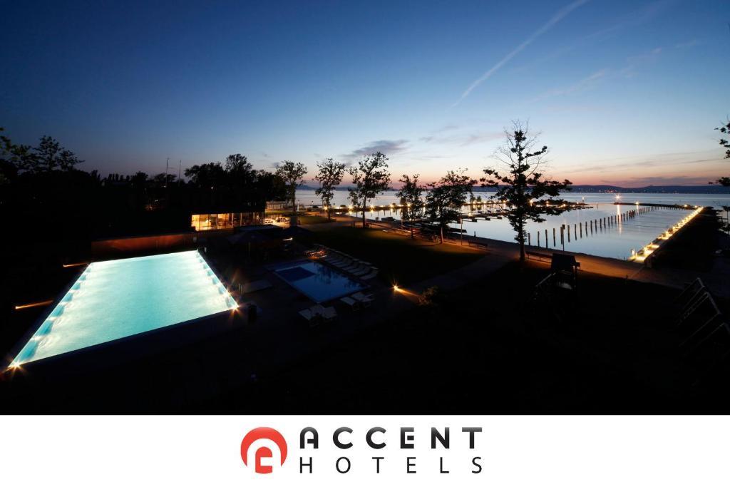 Bl Bavaria Yachtclub & Apartments Balatonlelle Exteriör bild