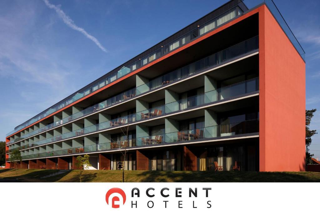 Bl Bavaria Yachtclub & Apartments Balatonlelle Rum bild